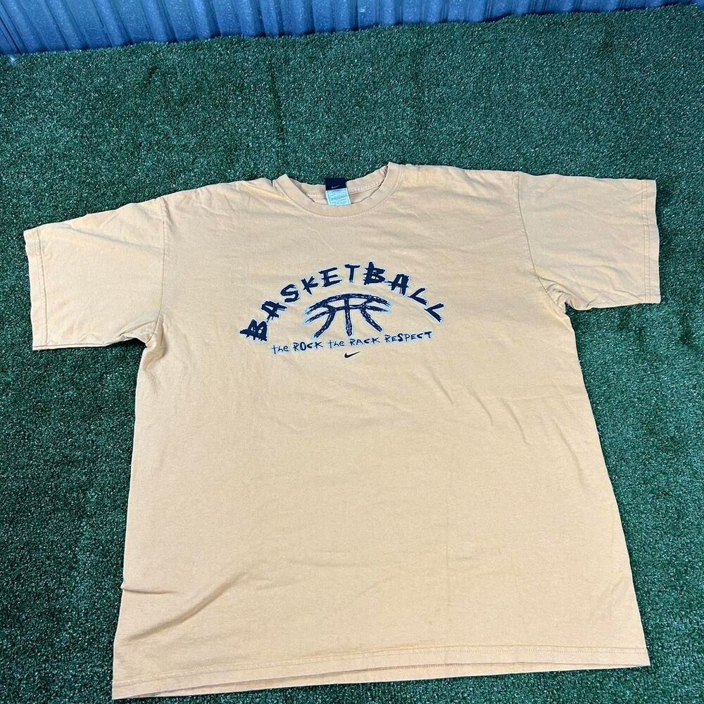 Nike Men's Yellow and Orange T-shirt